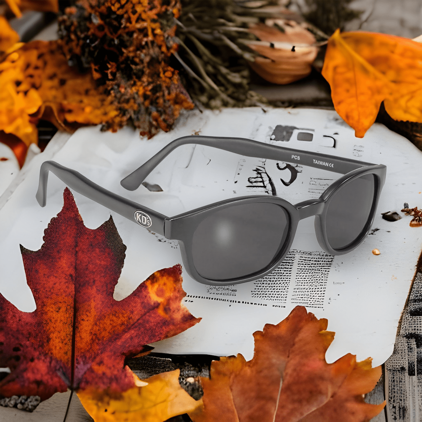 Occhiali da sole KD's 21120 con lenti fumé e montatura nera opaca