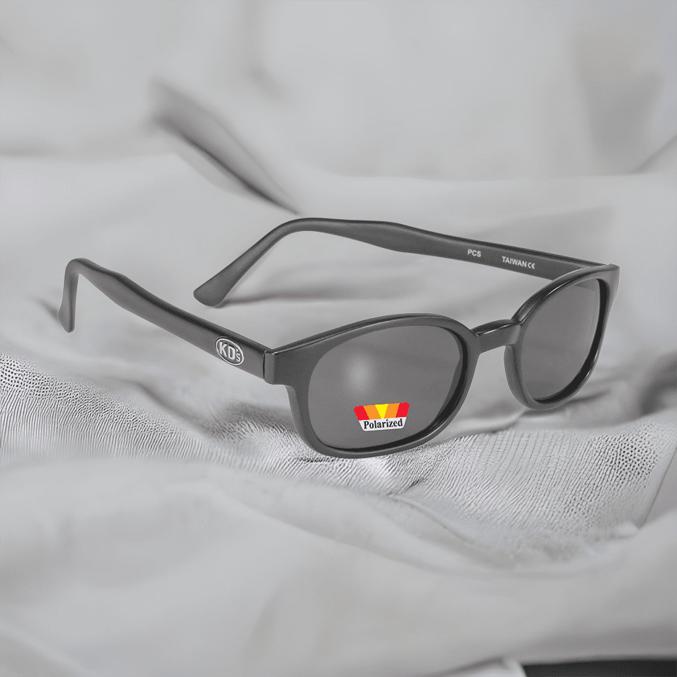 KD's 20019 Sonnenbrille mit grauen polarisierten Gläsern und mattschwarzem Gestell