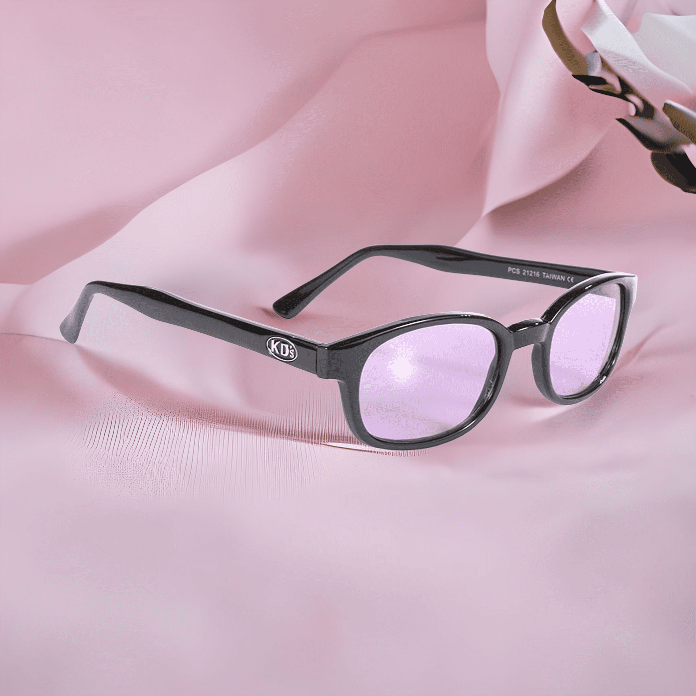 Occhiali da sole KD's 21216 con montatura classica nera e lenti viola