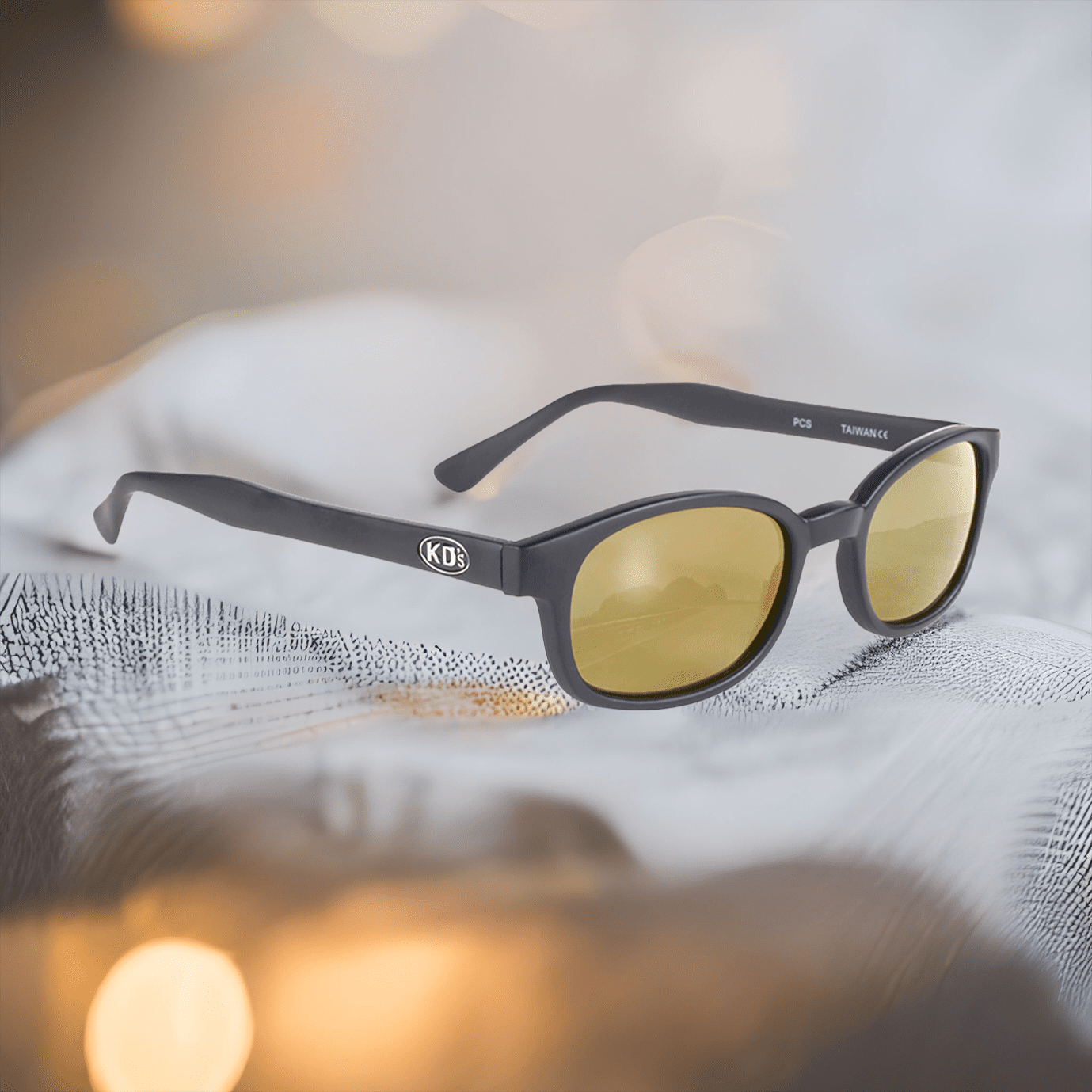 Lunettes de soleil X-KD's 1000, monture noir mat et verres dorés effet miroir